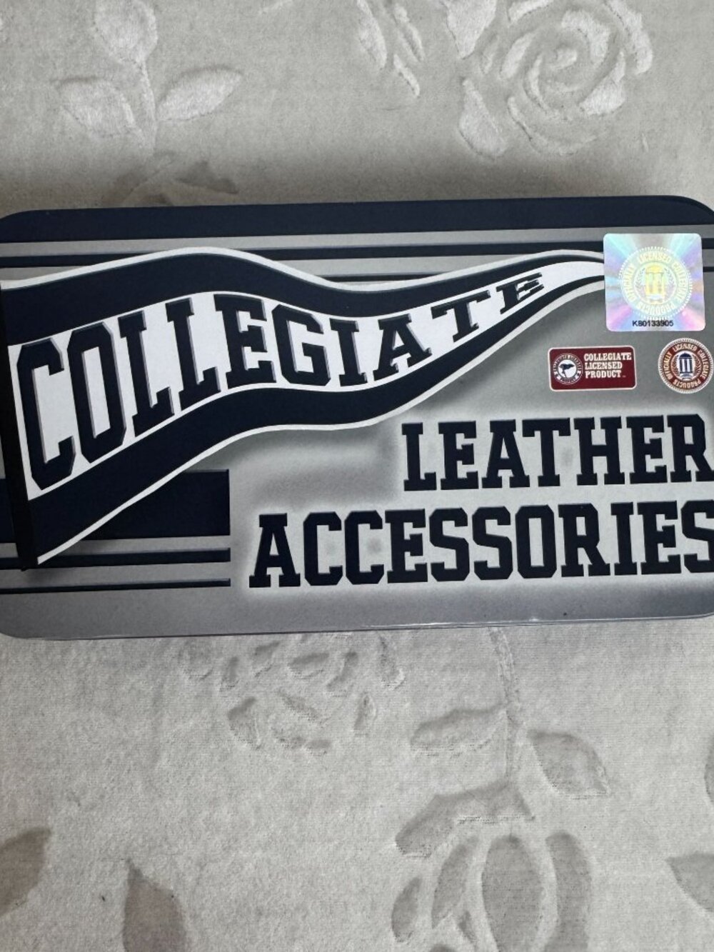 Collegiate Michigan Leather Wallet checkbook In Gift Tin - Rico Industries - Picture 2 of 7